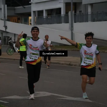 Runner Photo 7827040