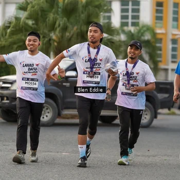 Runner Photo 7827688