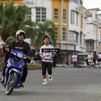 Runner Photo 7827733