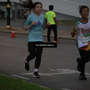 Runner Photo 7830001