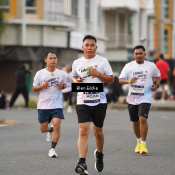 Runner Photo 7830113