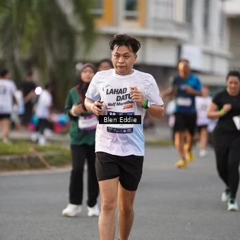 Runner Photo 7830668