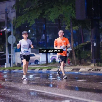Runner Photo 7830675