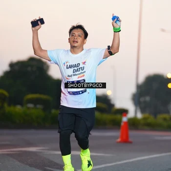 Runner Photo 7830725