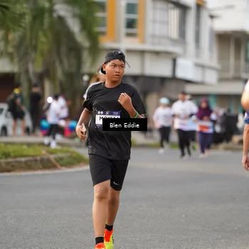 Runner Photo 7831675