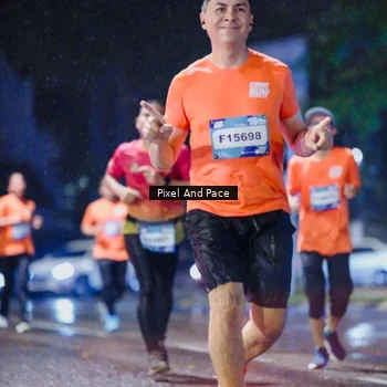 Runner Photo 7832052