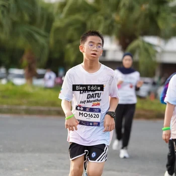 Runner Photo 7832512