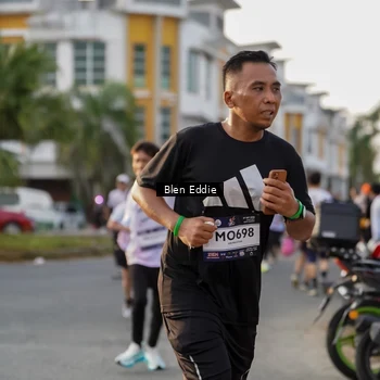 Runner Photo 7833711