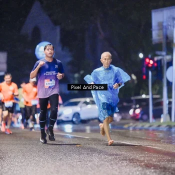 Runner Photo 7834060