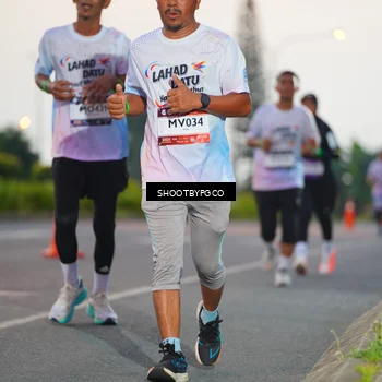 Runner Photo 7834499