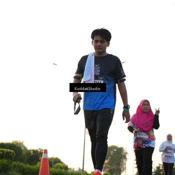 Runner Photo 7835749