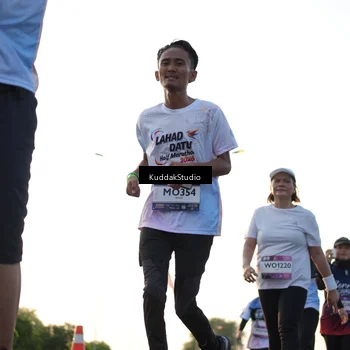 Runner Photo 7835789