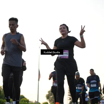 Runner Photo 7836080