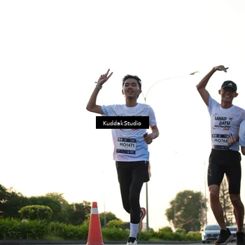 Runner Photo 7836125