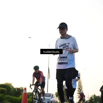 Runner Photo 7836251
