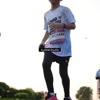 Runner Photo 7836300