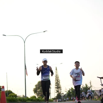 Runner Photo 7836305