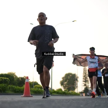 Runner Photo 7836376