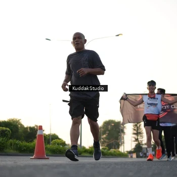 Runner Photo 7836379