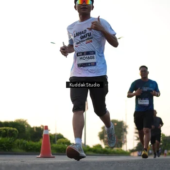 Runner Photo 7836391