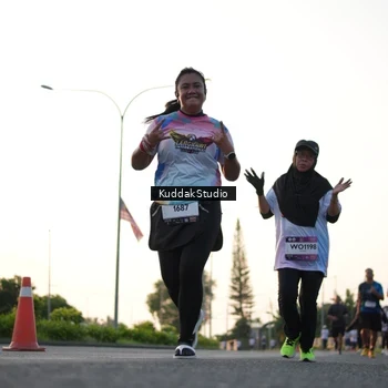 Runner Photo 7836400