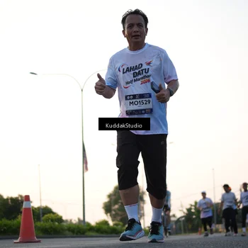 Runner Photo 7836600