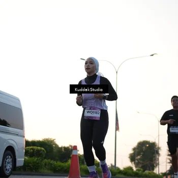 Runner Photo 7836731