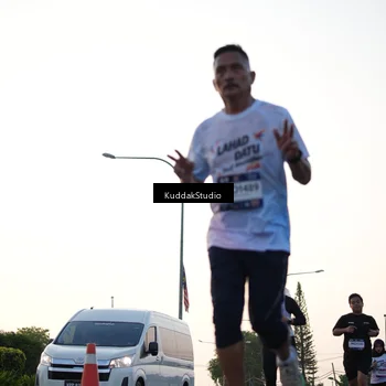 Runner Photo 7836736