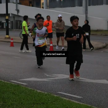 Runner Photo 7836899