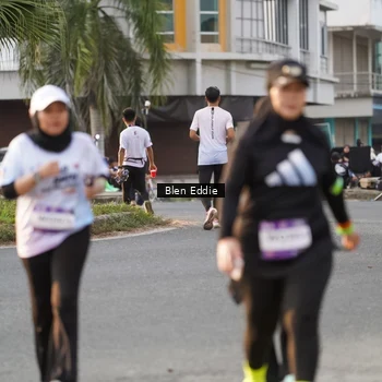 Runner Photo 7837010