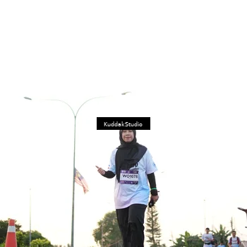 Runner Photo 7837023