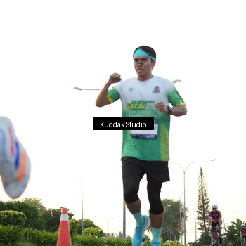 Runner Photo 7837163