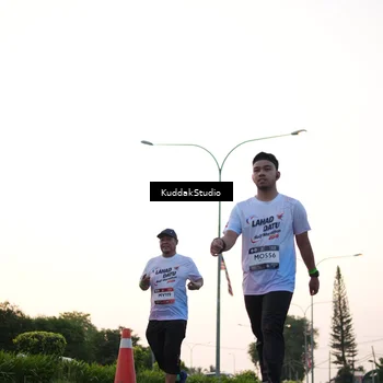 Runner Photo 7837293