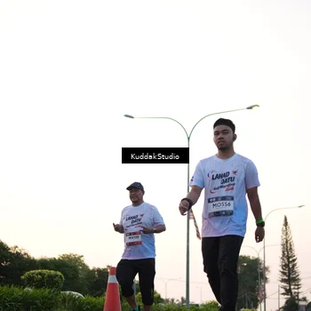 Runner Photo 7837299