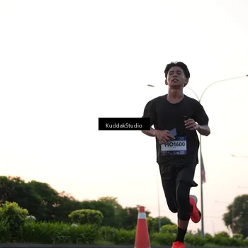 Runner Photo 7837301