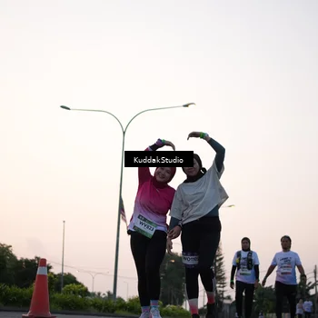 Runner Photo 7837592