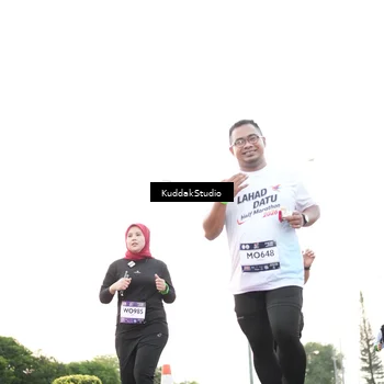 Runner Photo 7837800