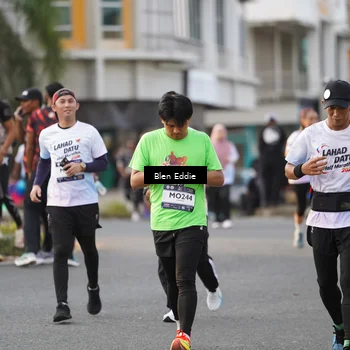Runner Photo 7837870