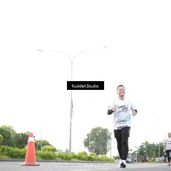 Runner Photo 7837888