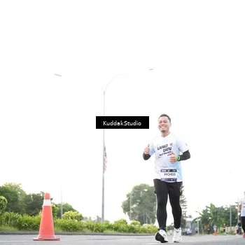 Runner Photo 7837890