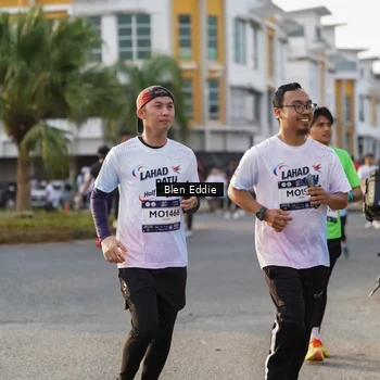 Runner Photo 7838054