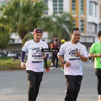 Runner Photo 7838082
