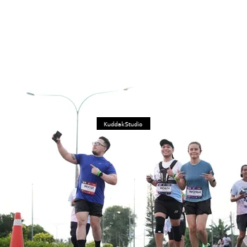 Runner Photo 7838292