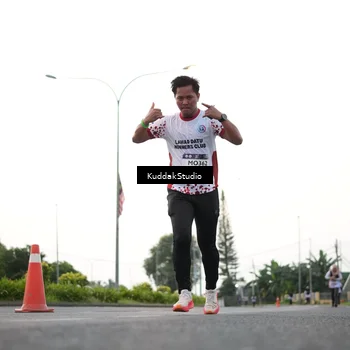 Runner Photo 7838446
