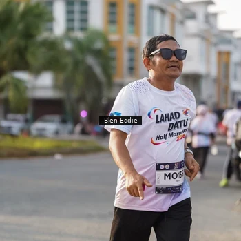 Runner Photo 7840053