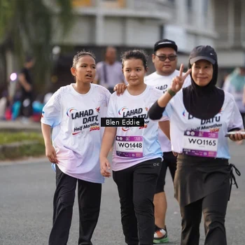 Runner Photo 7840551