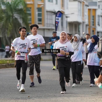 Runner Photo 7840908