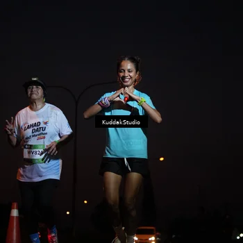 Runner Photo 7842109