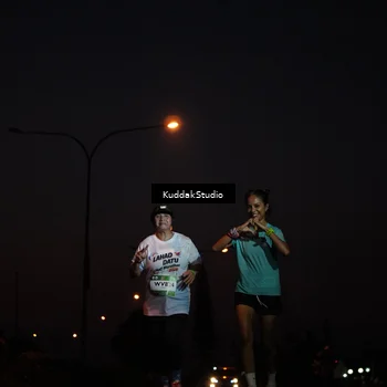 Runner Photo 7842111