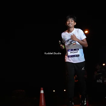 Runner Photo 7842942